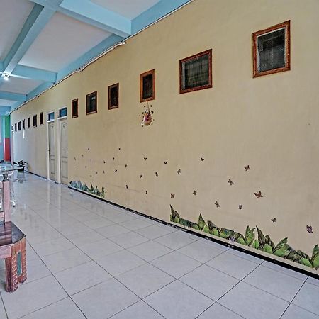 Hotel Oyo 91572 Kost Esklusif Barokah Pasuruan Exteriér fotografie