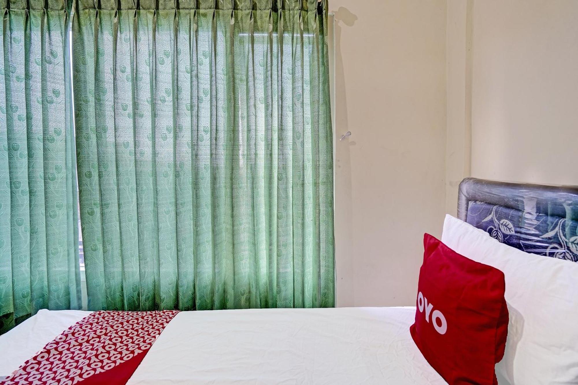 Hotel Oyo 91572 Kost Esklusif Barokah Pasuruan Exteriér fotografie