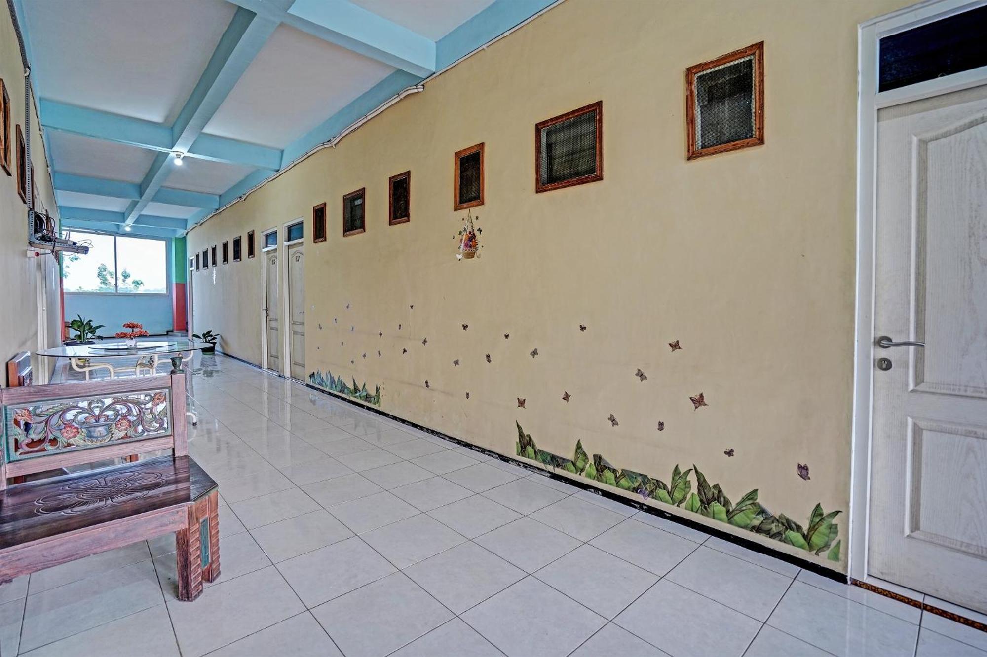 Hotel Oyo 91572 Kost Esklusif Barokah Pasuruan Exteriér fotografie