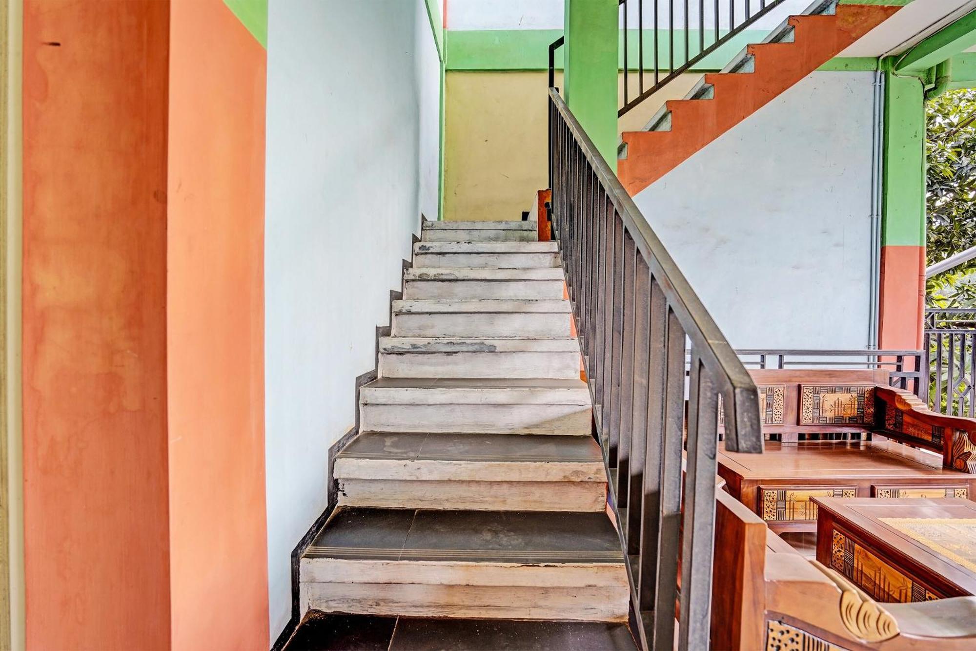Hotel Oyo 91572 Kost Esklusif Barokah Pasuruan Exteriér fotografie