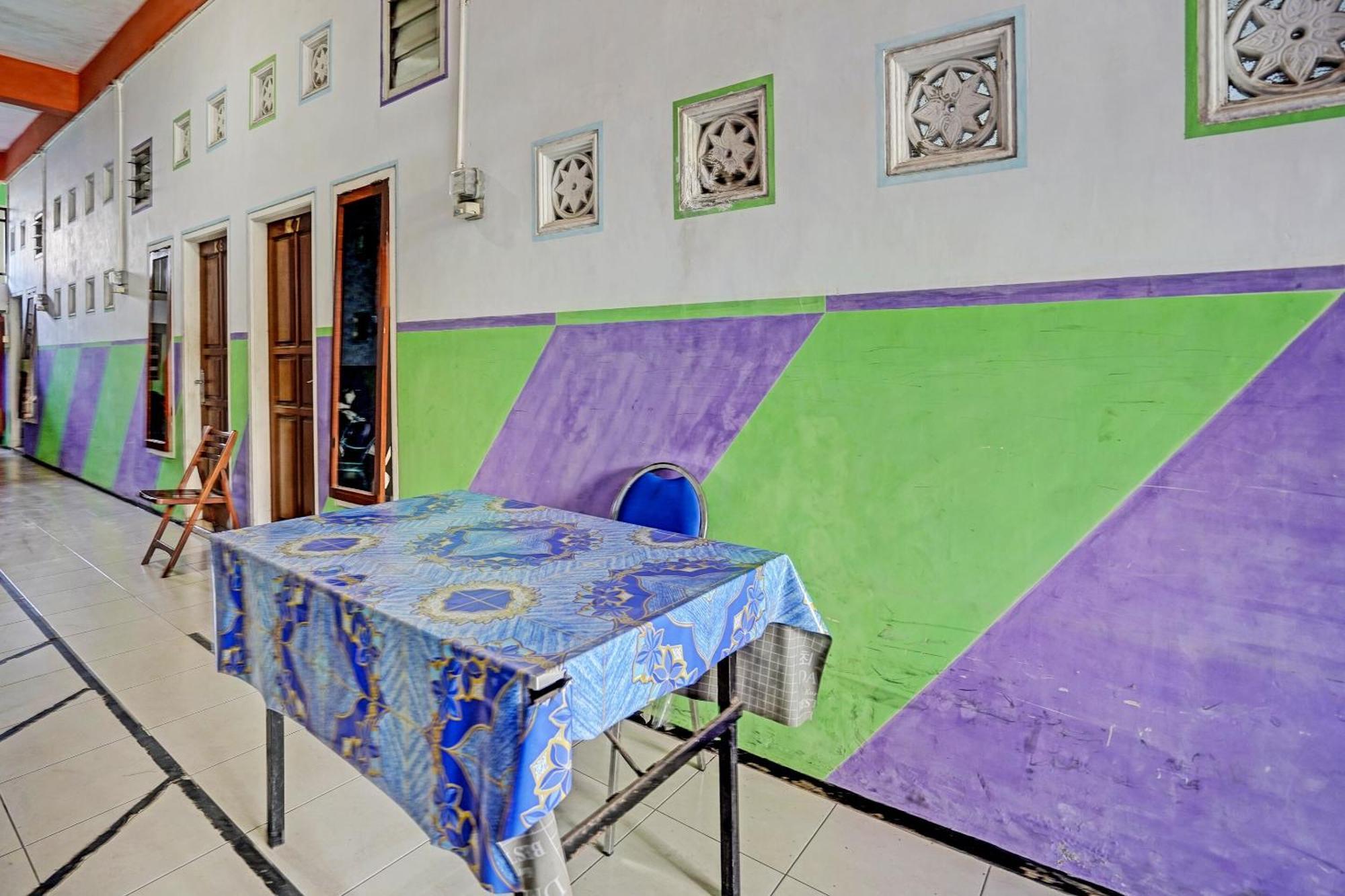 Hotel Oyo 91572 Kost Esklusif Barokah Pasuruan Exteriér fotografie