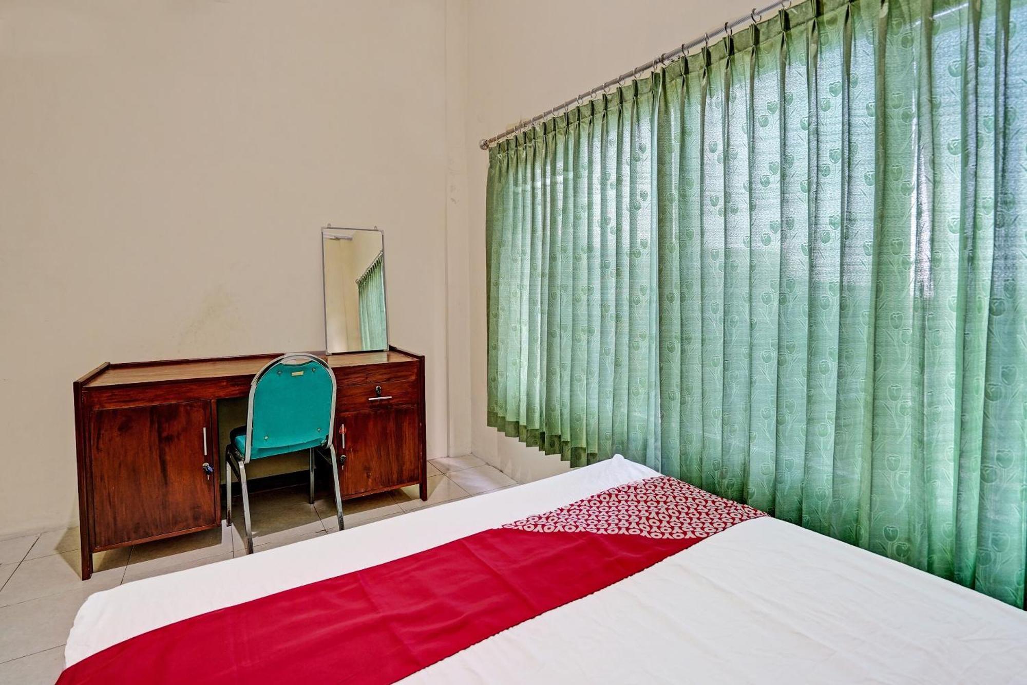 Hotel Oyo 91572 Kost Esklusif Barokah Pasuruan Exteriér fotografie