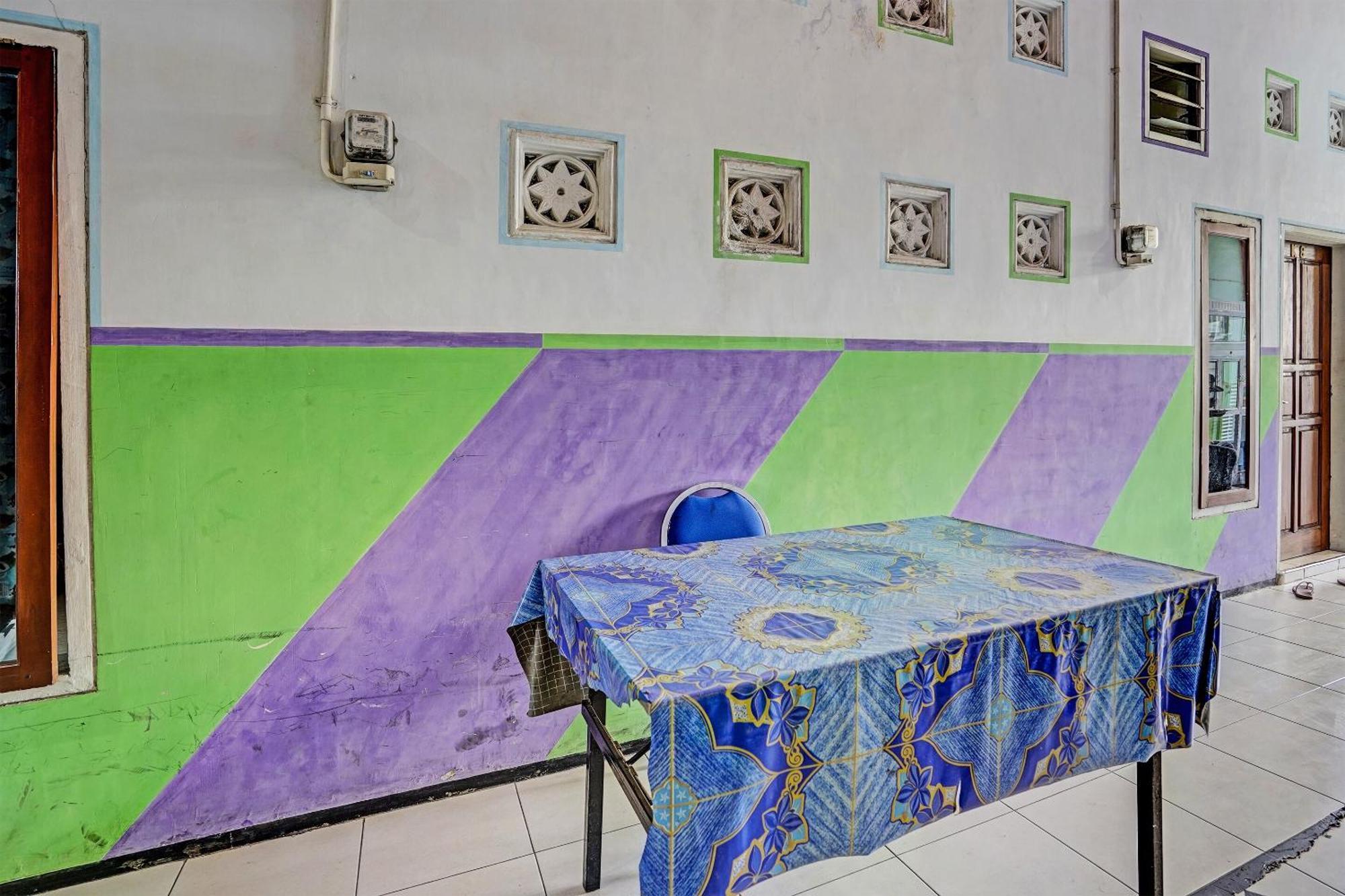 Hotel Oyo 91572 Kost Esklusif Barokah Pasuruan Exteriér fotografie