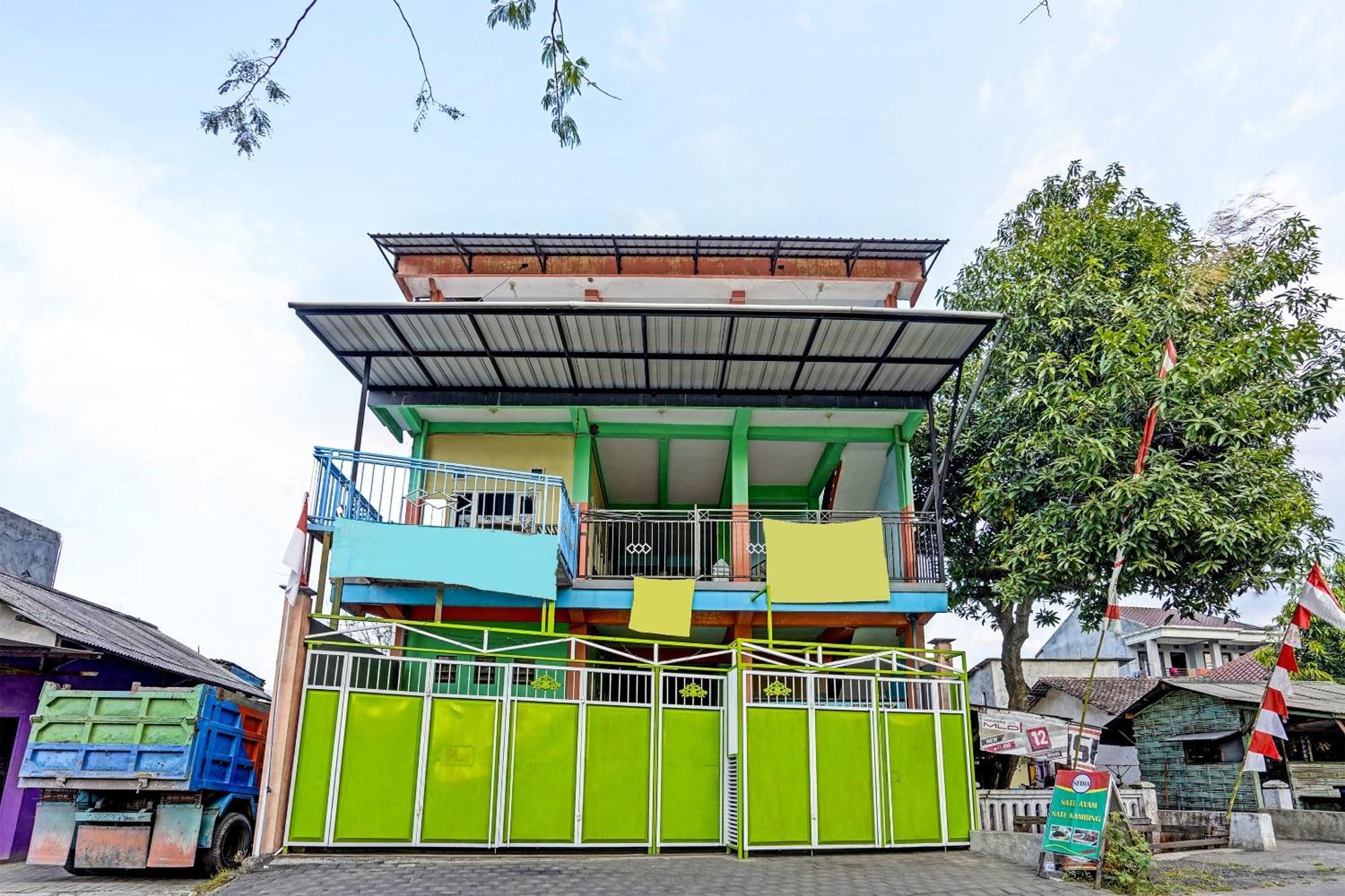 Hotel Oyo 91572 Kost Esklusif Barokah Pasuruan Exteriér fotografie